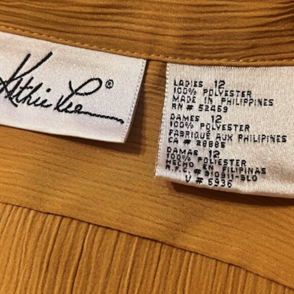 KATHIE LEE. Size 12. Mustard Color. Long Sleeve. Textured Poly Blouse. B5 - Picture 7 of 7
